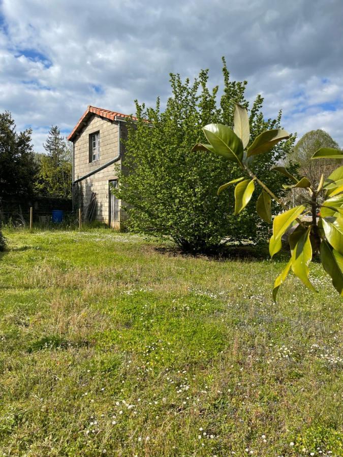 Chez Sarah - L'Escapade Panzió Javerlhac-et-la-Chapelle-Saint-Robert Kültér fotó